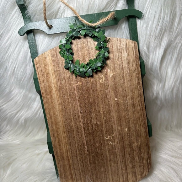 Festive Holiday Decor Set with Wreath and Sign - Picture 3 of 5